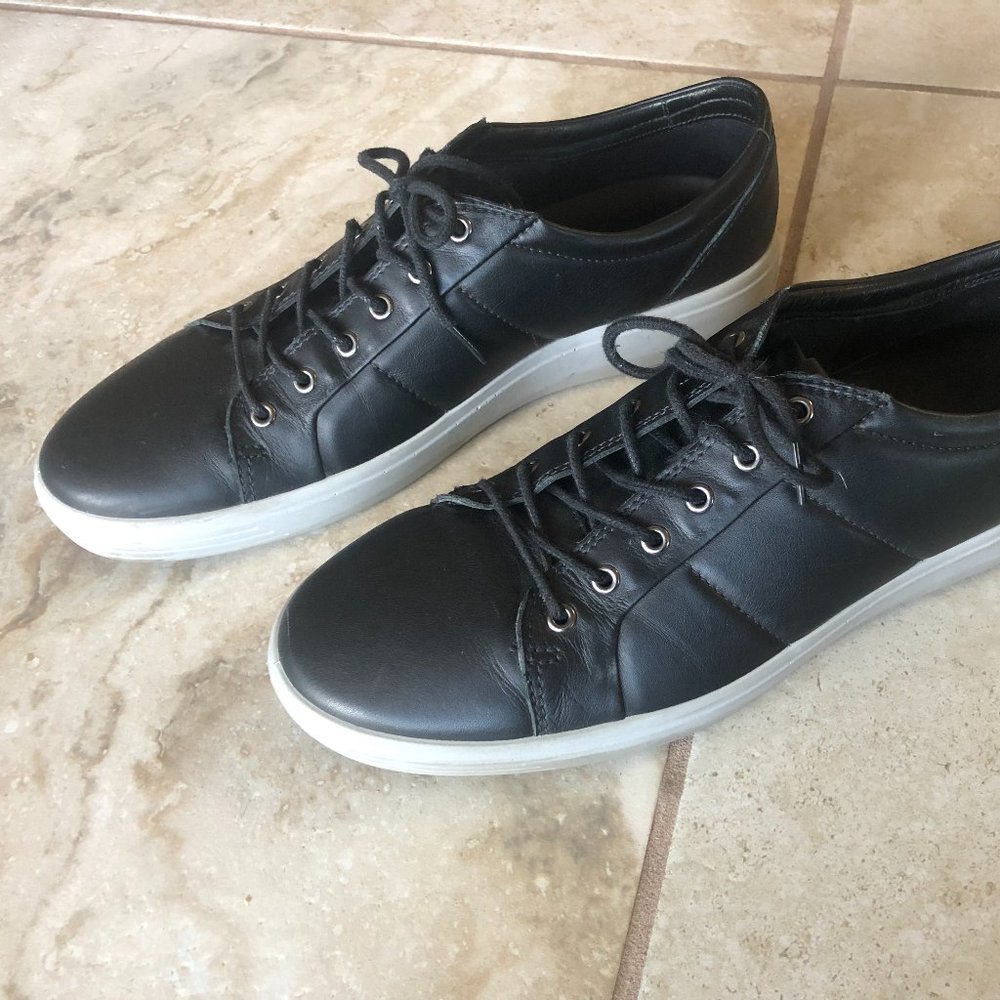 Ecco soft 7 men's padded leather sneakers LIKE NEW